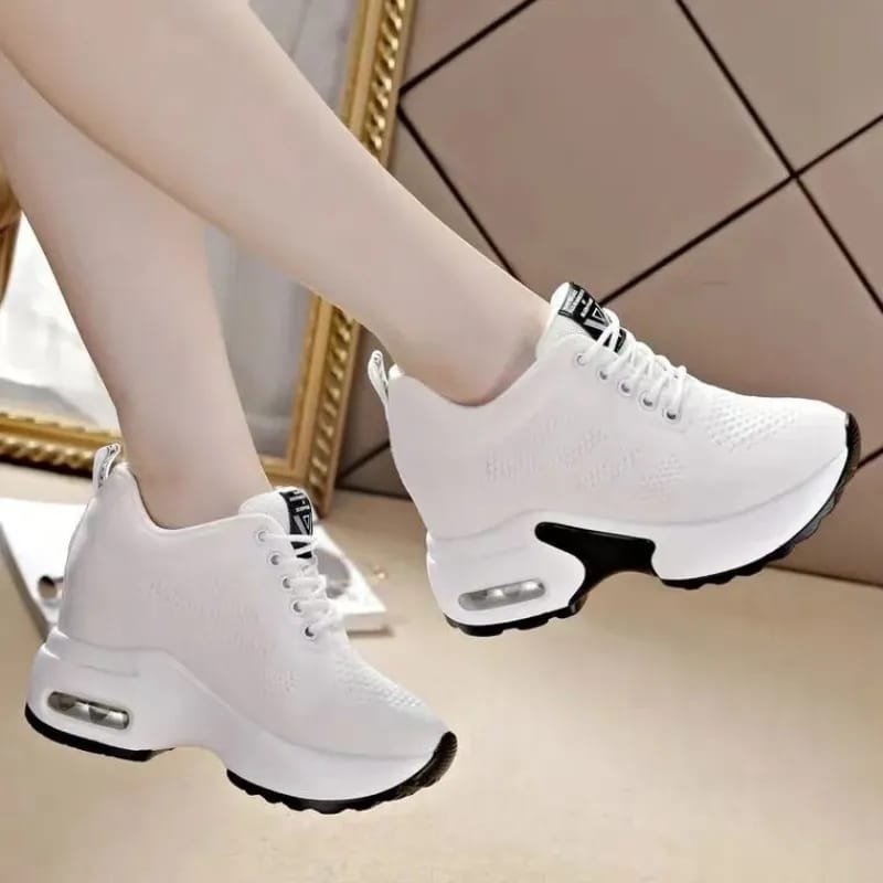 WF012 Versatile Fly Mesh Breathable Casual Shoes - Image 2