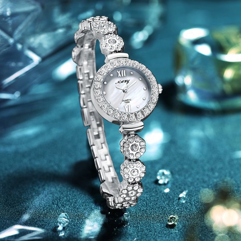 WW706 Luxury Diamond Style Fashionable Watches - Image 3